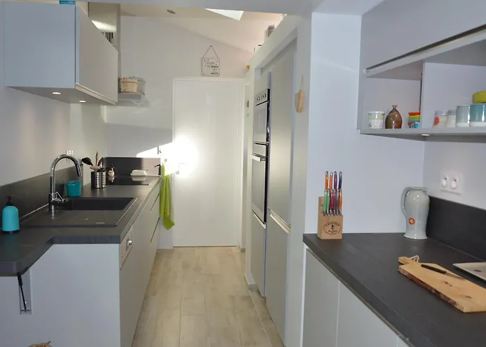 Maison Paisible Proche Plage, Moderne, Jardin Et Parking Prive - Fr-1-323-482 בית נופש *